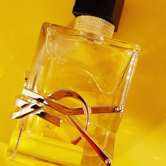 💋💌💝👠 Meet your TOP SELLER Posher, Suze Rene' 💋💌💝👠💄 SHOP NOW! BUNDLE - Picture 5 of 15